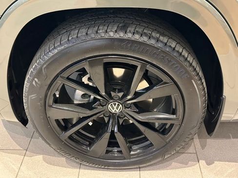 New 2026 Volkswagen Atlas Cross Sport SEL Premium R-Line image 10