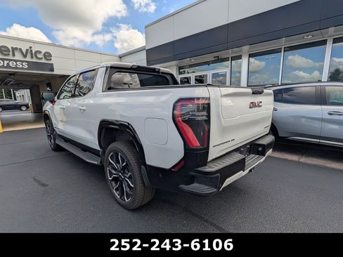 Used 2026 GMC Sierra EV Denali AWD/4WD image 9