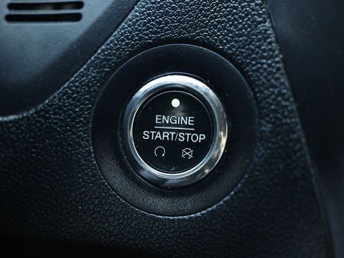 Used 2017 Ford Explorer XLT w/ Equipment Group 202A image 37