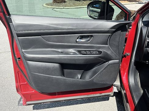 Certified 2025 Nissan Murano SV FWD image 19