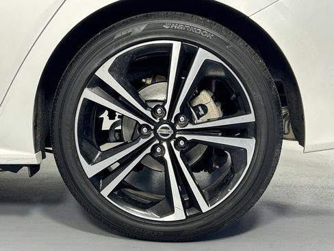 Used 2023 Nissan Sentra SR w/ SR Premium Package FWD image 36