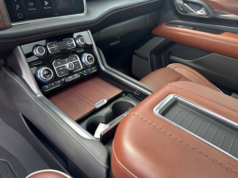 Used 2024 GMC Yukon Denali Ultimate image 37