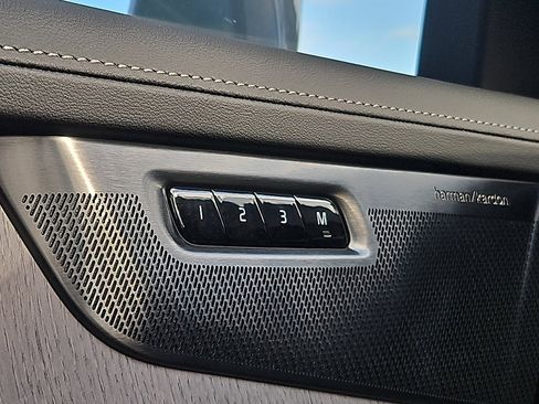 New 2026 Volvo XC90 B6 Ultra w/ Protection Package AWD/4WD image 19