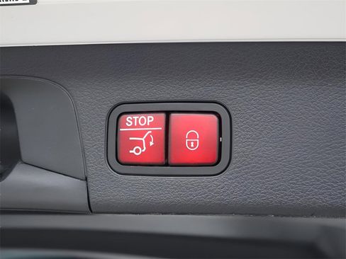 Certified 2025 Mercedes-Benz GLS 580 4MATIC image 19