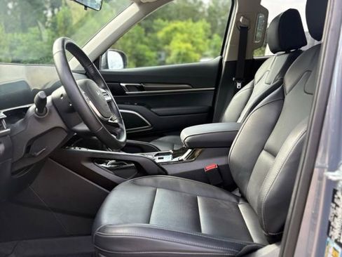 Used 2025 Kia Telluride S FWD image 27