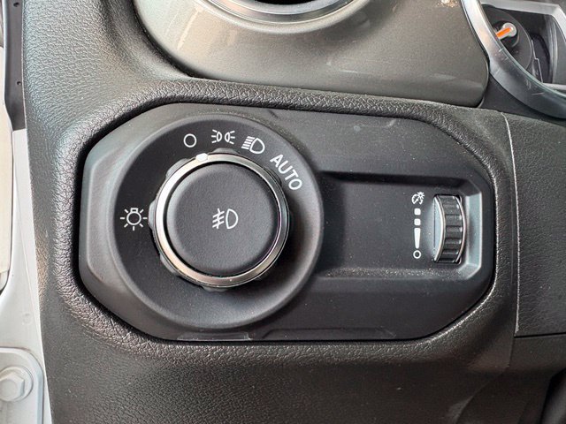 Used 2023 Jeep Wrangler Unlimited Sahara AWD/4WD image 26