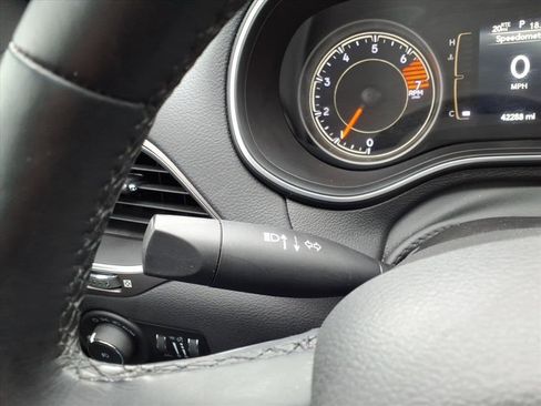 Used 2021 Jeep Cherokee Latitude Plus w/ Sun & Sound Group image 26