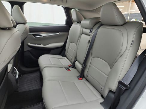 Used 2023 INFINITI QX50 Luxe FWD image 15