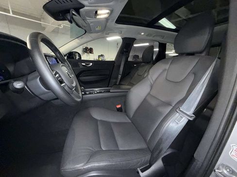 Used 2025 Volvo XC60 B5 Plus AWD/4WD image 2