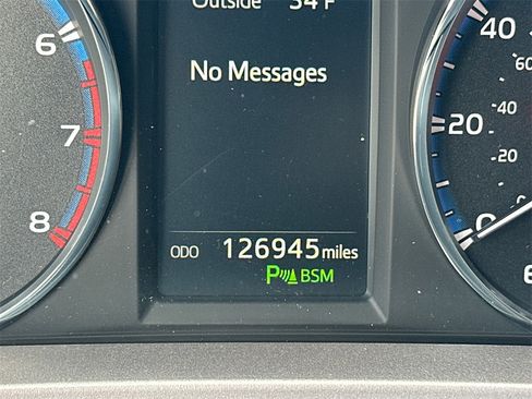 Used 2017 Toyota RAV4 Limited image 4