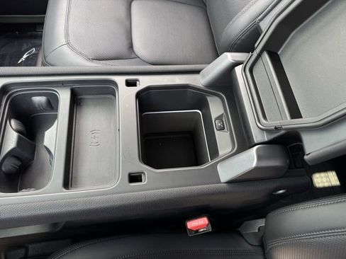 Used 2023 Land Rover Defender 110 75th Limited Edition image 11