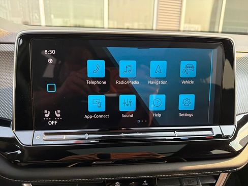 Certified 2026 Volkswagen Atlas Cross Sport SEL R-Line AWD/4WD image 21