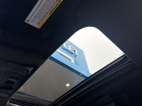 Used 2017 Cadillac Escalade ESV Platinum image 34