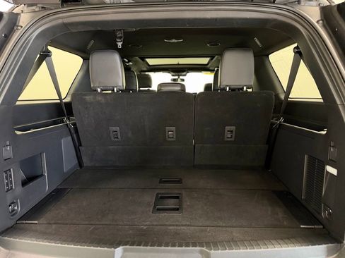 Used 2024 Ford Expedition Max Platinum AWD/4WD image 6