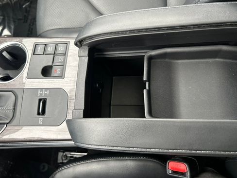 Used 2023 Toyota Highlander Limited image 23