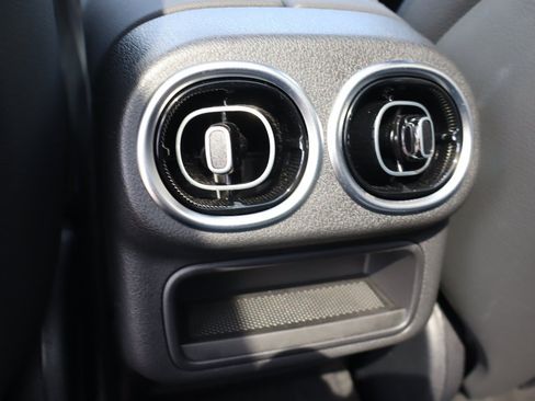 Used 2025 Mercedes-Benz GLC 300 4MATIC w/ AMG Line image 32
