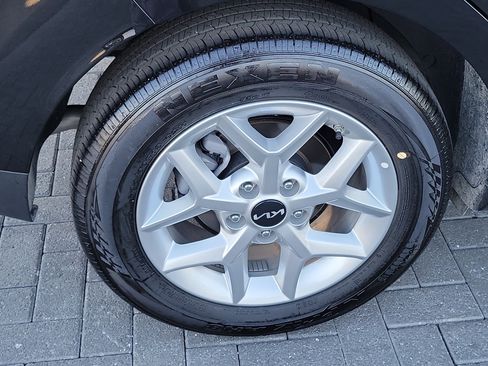 Used 2025 Kia Soul LX image 21