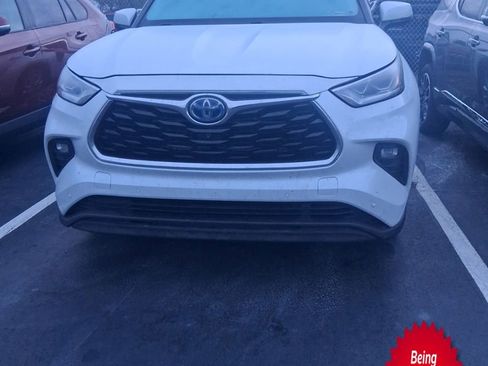 Used 2022 Toyota Highlander Limited image 1