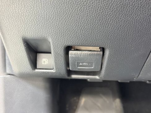 Used 2020 Toyota RAV4 XSE AWD/4WD image 37