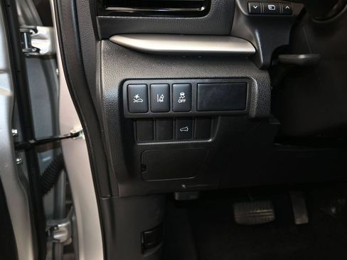 Used 2024 Mitsubishi Eclipse Cross SEL AWD/4WD image 12