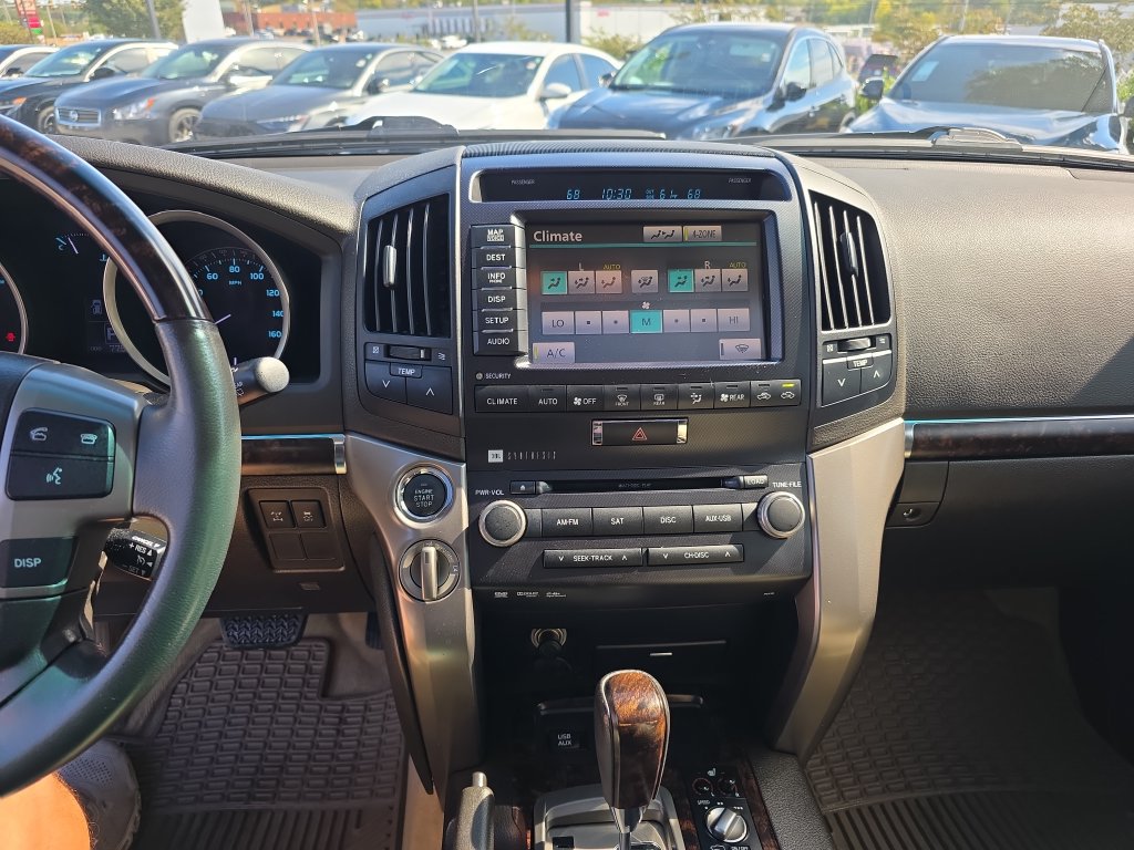 Used 2011 Toyota Land Cruiser w/ Upgrade Pkg AWD/4WD image 26