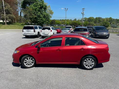 Used 2010 Toyota Corolla LE FWD image 9