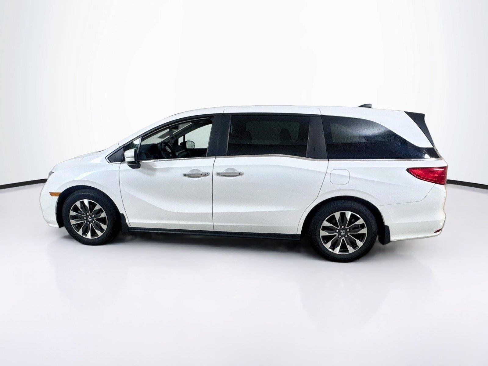 Used 2024 Honda Odyssey EX-L image 3