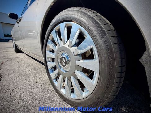 Used 2018 Rolls-Royce Phantom Sedan RWD image 20
