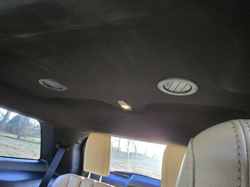 Used 2017 Ford Explorer XLT w/ Equipment Group 202A image 16