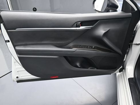 Used 2024 Toyota Camry SE FWD image 14