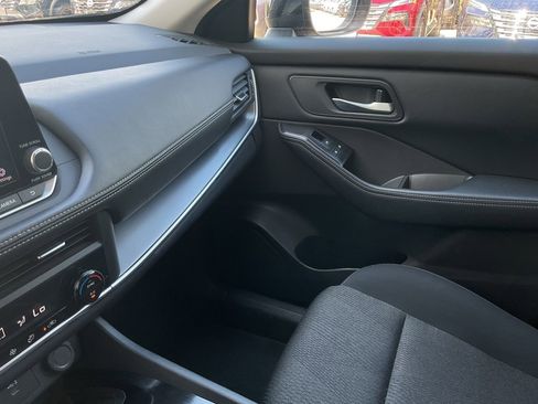 Used 2025 Nissan Rogue SV image 35