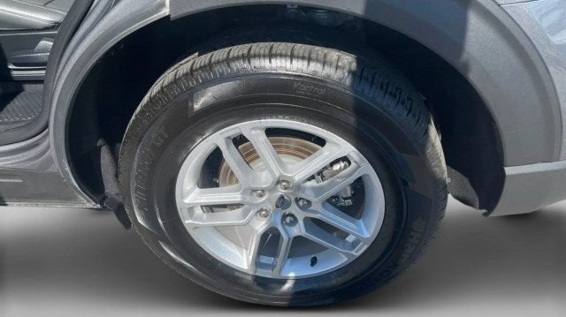 Used 2025 Ford Explorer Active w/ Active Comfort Package RWD image 21