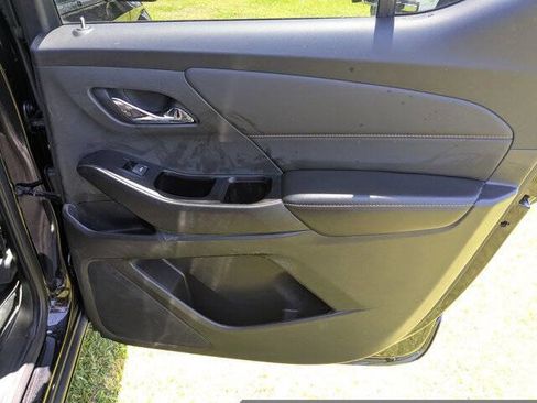 Used 2020 Chevrolet Traverse LT FWD image 32