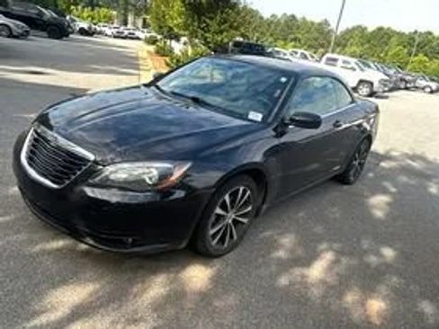 Used 2013 Chrysler 200 S FWD image 1