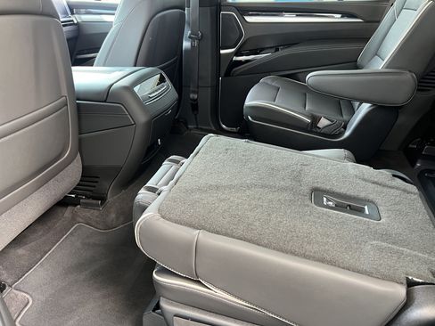 Used 2026 Cadillac Escalade Sport AWD/4WD image 18
