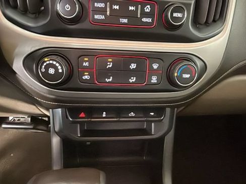 Used 2015 GMC Canyon SLE AWD/4WD image 21