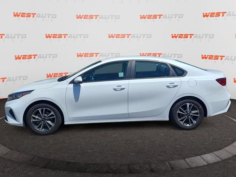 Used 2023 Kia Forte LXS FWD image 2