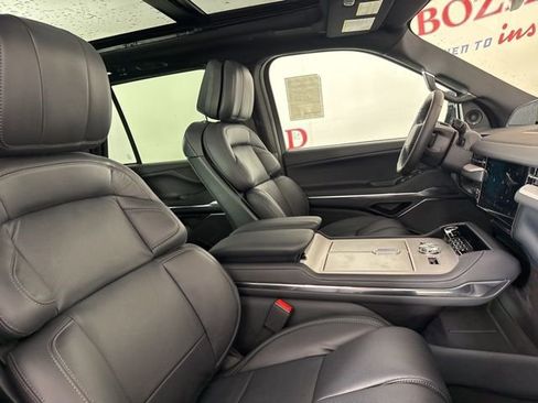 New 2025 Lincoln Navigator L Reserve w/ Jet Appearance Package image 19