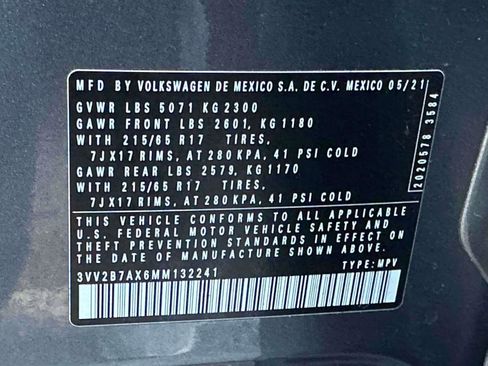 Used 2021 Volkswagen Tiguan SE w/ Panoramic Sunroof Package image 19