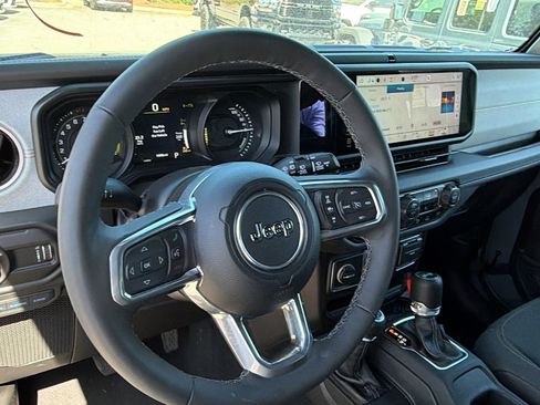 Used 2025 Jeep Wrangler Sahara w/ Safety Group image 24