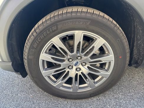 New 2025 Ford Explorer Active w/ Active Comfort Package image 10