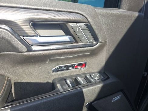 Used 2024 GMC Sierra 1500 AT4 w/ Technology Package AWD/4WD image 12