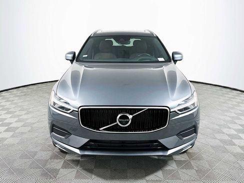 Used 2021 Volvo XC60 T5 Momentum w/ Advanced Package image 2
