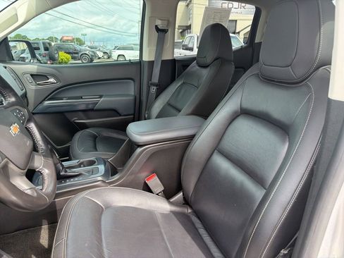 Used 2018 Chevrolet Colorado Z71 AWD/4WD image 32