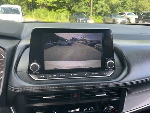 Used 2024 Nissan Rogue SV FWD image 26