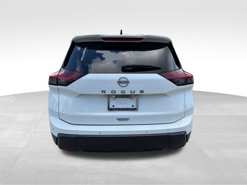 Certified 2024 Nissan Rogue S FWD image 6