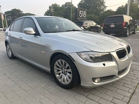 Used 2009 BMW 328i xDrive Sedan image 2