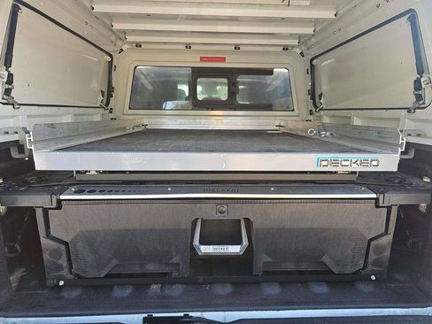Used 2024 Jeep Gladiator Mojave AWD/4WD image 10
