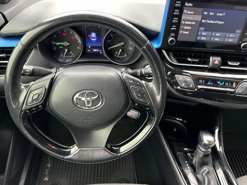 Used 2019 Toyota C-HR XLE image 15