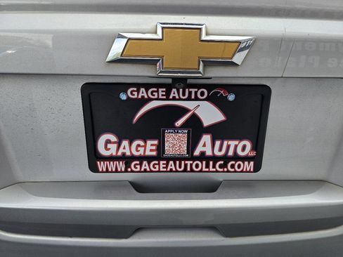 Used 2016 Chevrolet Suburban LT w/ LT Signature Package image 16